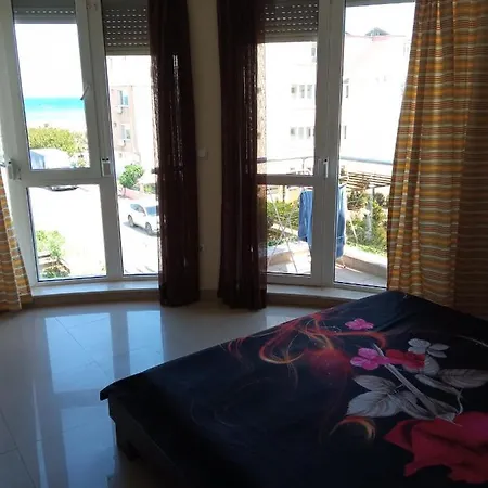 홈스테이 студио *