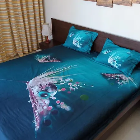 Séjour chez l'habitant студио Lozenets